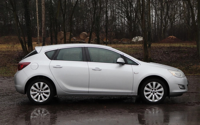 Opel Astra cena 24999 przebieg: 179000, rok produkcji 2010 z Tarnogród małe 436